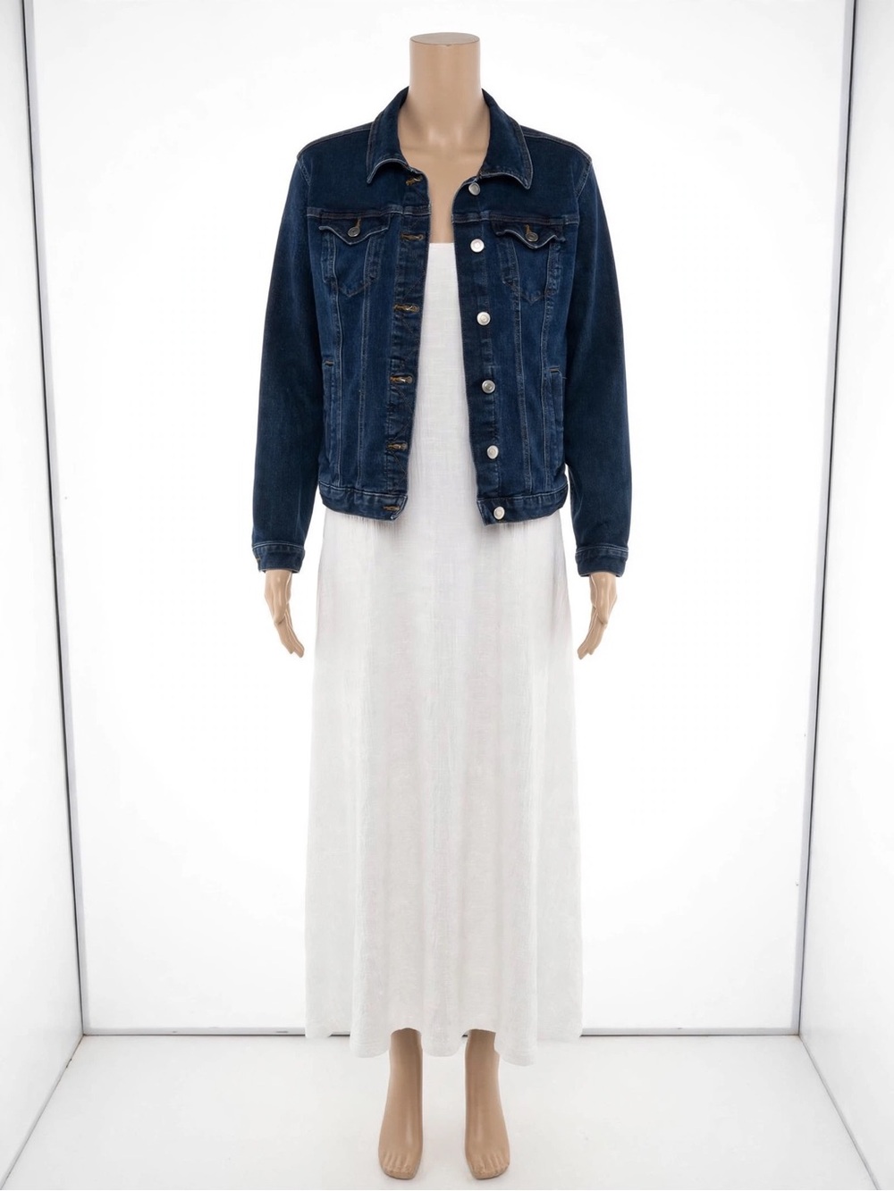 Time and true women’s denim jacket size medium